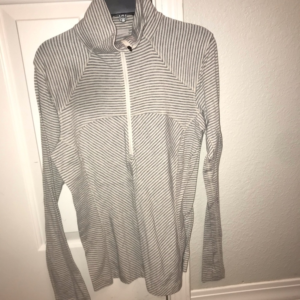 Stripped athletic 3/4 zipper pull over NOT A STAIN